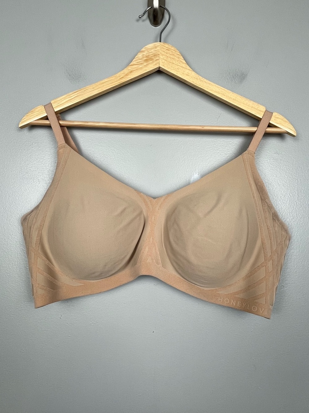 Honeylove beige Silhouette adjustable strap smoothing bra, size XL. - Picture 1 of 7